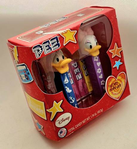PEZ - Valentines Gift Set - Donald & Daisy Friends Forever Gift Set