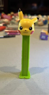 PEZ - Pokmon - Pikachu - grinning - B