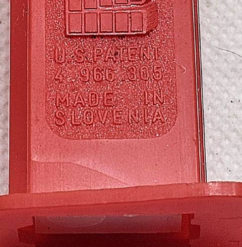 PEZ - Disney Classic - Goofy - Pink Face, Green Hat - D