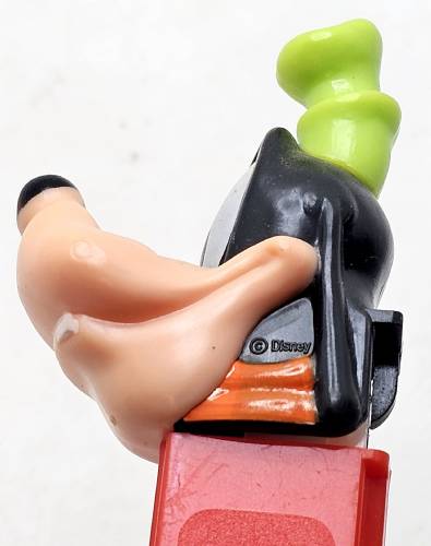 PEZ - Disney Classic - Goofy - Tan Face, Green Hat - D