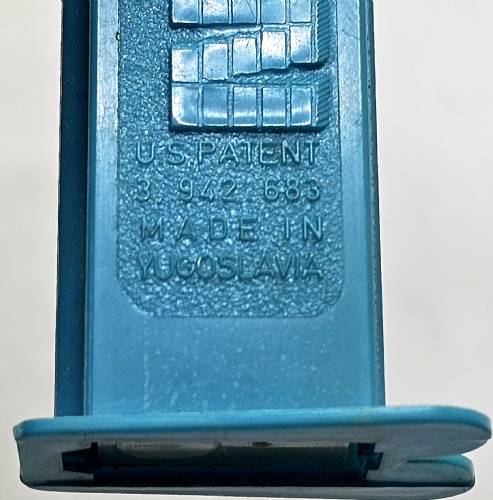 PEZ - Disney Classic - Duck Tales - Louie - Unpainted Feathers - A