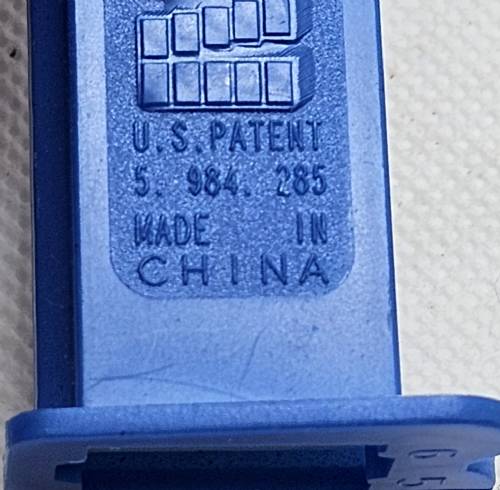 PEZ - Emergency Heroes - Penny the Policewoman - Brown Eyes