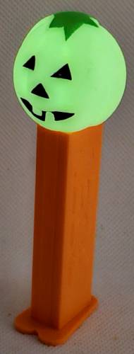 PEZ - Halloween - Glow-in-the-Dark - Pumpkin - Glowing - C