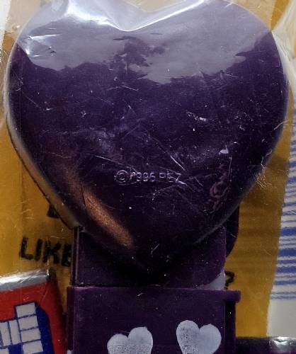PEZ - Hearts - Valentine - Prince - Italic White on Dark Purple
