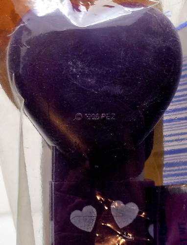 PEZ - Valentine - Sugar Sugar - Italic White on Dark Purple