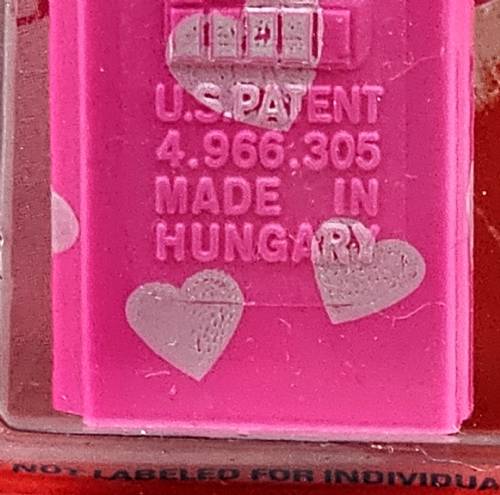 PEZ - Hearts - Valentine - Sugar Sugar - Italic Black on Hot Pink