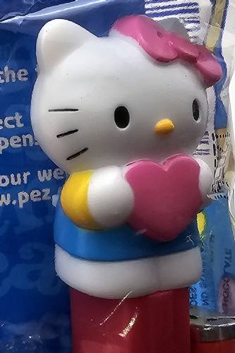 PEZ - Fullbody - Hello Kitty with Heart - White Kitty with pink bow and heart
