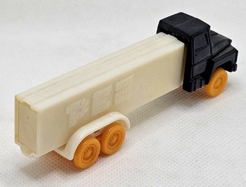 PEZ - Trucks - Misfits - Cab #R1 - Black Cab, Orange Wheels - B