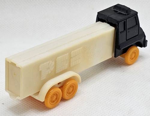PEZ - Trucks - Misfits - Cab #R3 - Black Cab, Orange Wheels - B