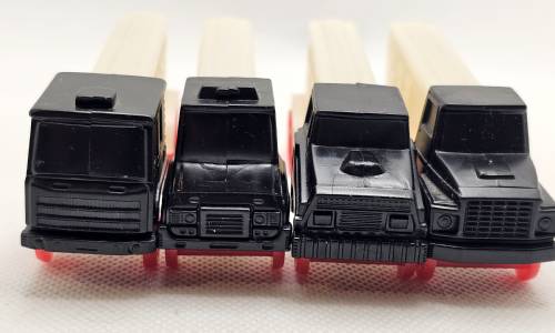 PEZ - Trucks - Misfits - Cab #R4 - Black Cab, Red Wheels - B