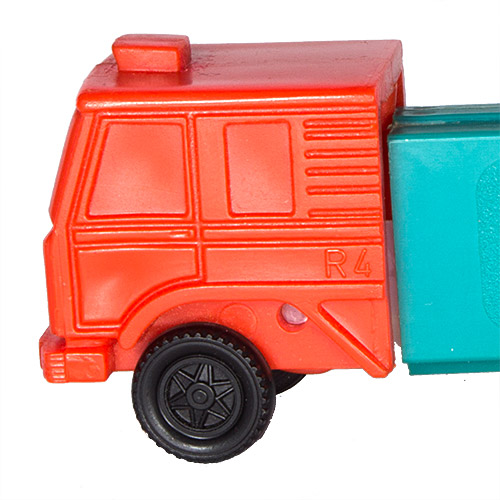 PEZ - Trucks - Series CR - Cab #R4 - Red Cab - A