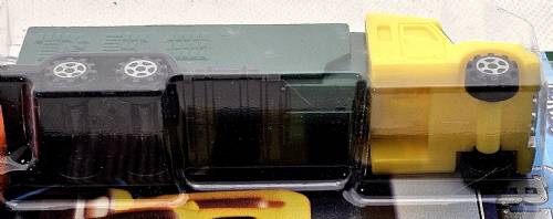 PEZ - Series E - Truck with V-Grill - Yellow cab, green trailer