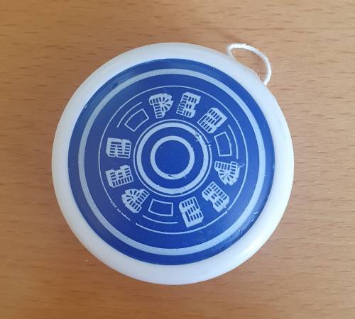 PEZ - Miscellaneous (Non-Dispenser) - Yo-yo - White with Blue Sides