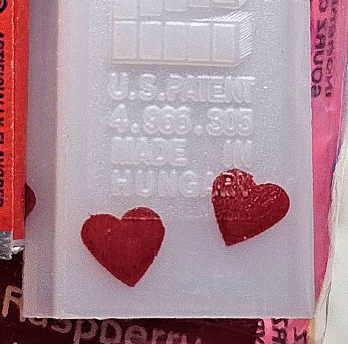 PEZ - Hearts - Valentine - I Choose U - Italic Black on Maroon