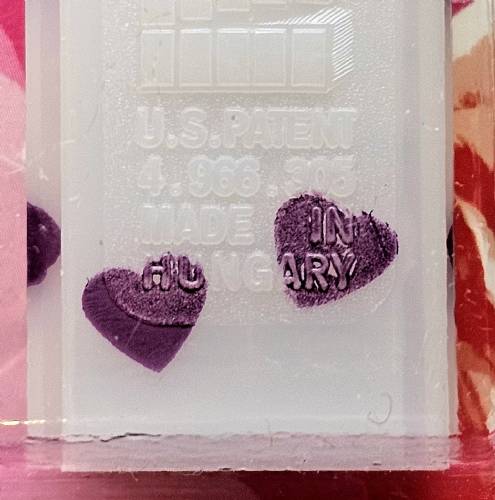 PEZ - Hearts - Valentine - Sweet - Italic White on Dark Purple