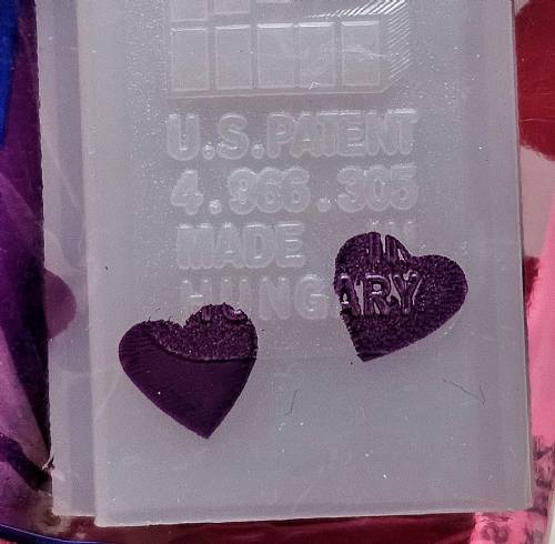 PEZ - Valentine - UR Special - Italic White on Dark Purple