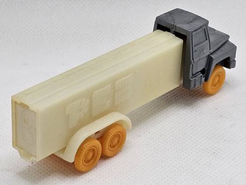 PEZ - Trucks - Misfits - Cab #R1 - Silver Cab, Orange Wheels - B