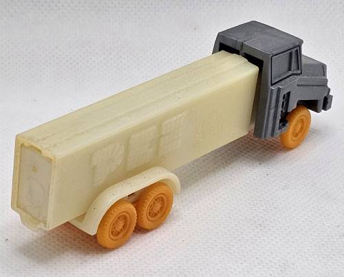 PEZ - Trucks - Misfits - Cab #R2 - Silver Cab, Orange Wheels - B