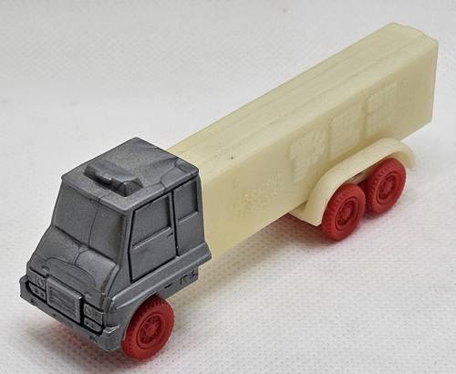 PEZ - Trucks - Misfits - Cab #R3 - Silver Cab, Red Wheels - B