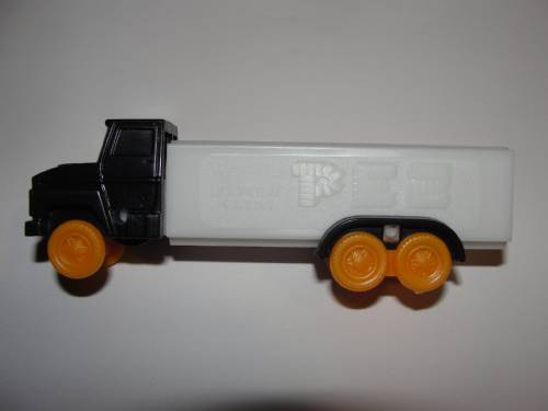 PEZ - Misfits - Joe's trucks - Cab #R1 - Black Cab, Orange Wheels - B