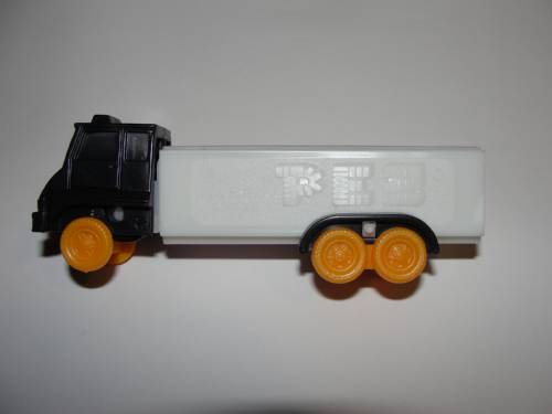 PEZ - Misfits - Joe's trucks - Cab #R3 - Black Cab, Orange Wheels - B