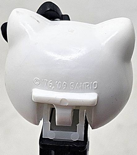 PEZ - Hello Kitty - Skulls - Hello Kitty - Skull in black bow
