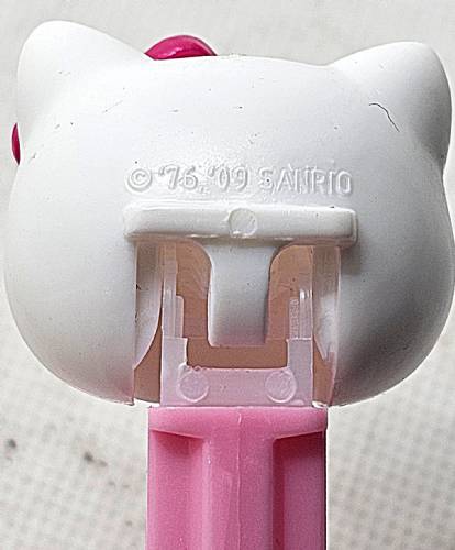 PEZ - Hello Kitty - Skulls - Hello Kitty - Polka-dot dark pink bow