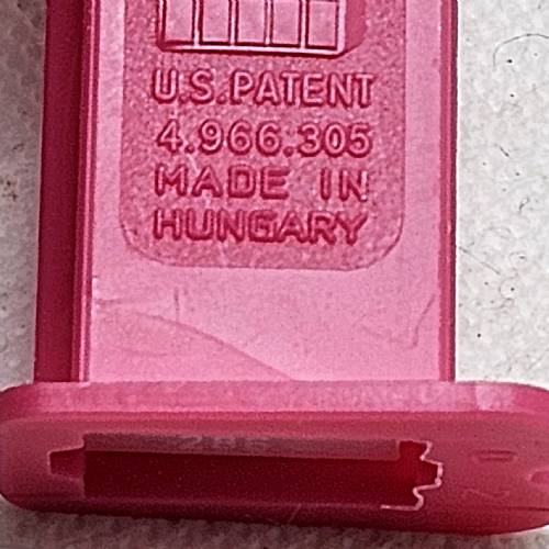 PEZ - Dreamworks Movies - Madagascar - Gloria - unpainted ears