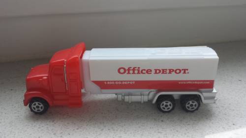 PEZ - Advertising Office Depot - Truck - Red cab, white truck