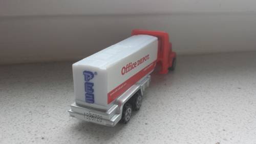 PEZ - Advertising Office Depot - Truck - Red cab, white truck