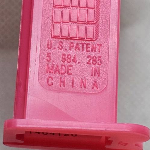 © Bryan Whalen PEZ - Valentines Gift Set - Minnie Mouse - pink bow with white dots - D