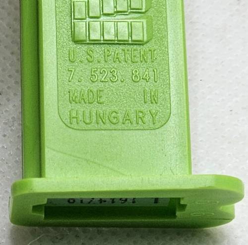 PEZ - Animated Movies and Series - The Secret Life of Pets - Chloe