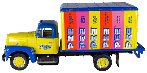 PEZ - Miscellaneous (Non-Dispenser) - Truck First Gear 1957 International R-190